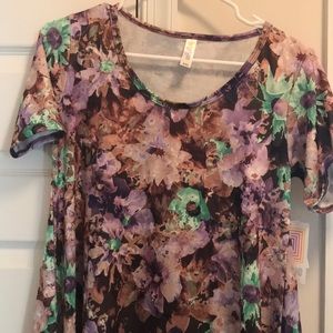 Lularoe xxs Perfect Tee.